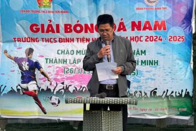 HOẠT ĐỘNG NGOẠI KHOÁ(BÓNG ĐÁ NAM) HOẠT ĐỘNG NGOẠI KHOÁ(BÓNG ĐÁ NAM)